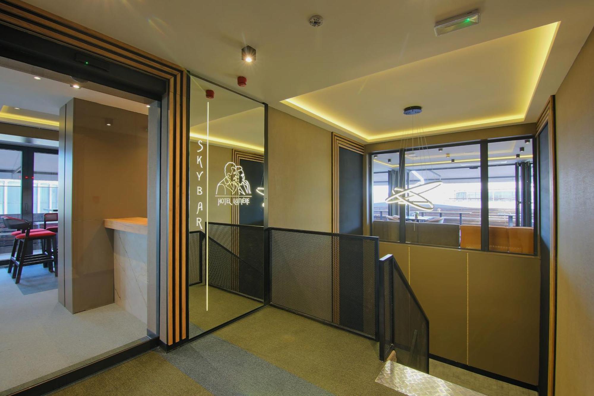 Lumiere Hotel Белград Екстериор снимка